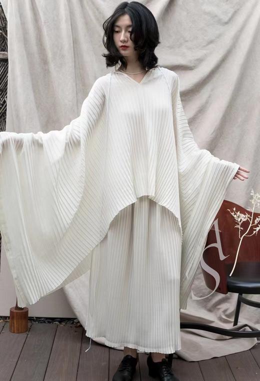 Mark Kenly Domino Tan  骨白色BETANIA褶纹斗篷式上衣 商品图6