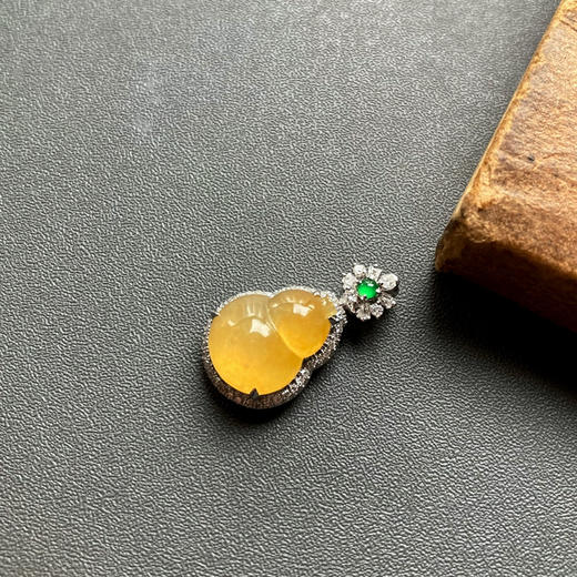 稀有厚庄高冰种黄翡葫芦18k白金钻石镶嵌 商品图2