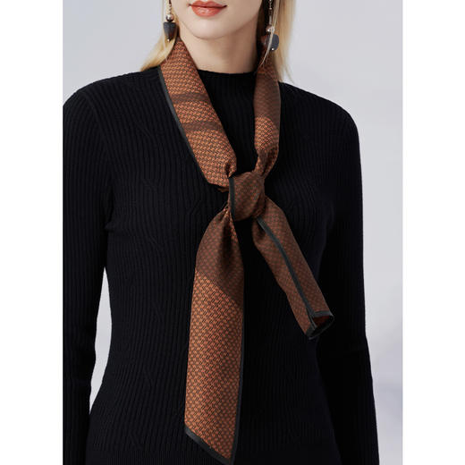 TANGY Collection/天意精品2022年秋冬新品真丝格纹围巾 商品图2