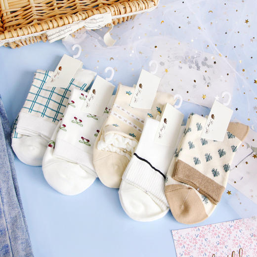 「10双装！17款配色」秋冬季纯棉袜子 女中筒韩版运动女袜保暖休闲学院风日系长筒袜配饰 商品图2