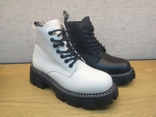 2021秋季豪行新款舒适女靴213X41017时尚厚底马丁单靴系带短筒靴 商品图2