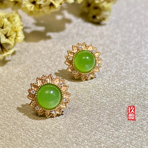 18K玫瑰金和田玉（碧玉）镶钻耳钉--向日葵 /半珠直径5mm/苹果绿 商品图2
