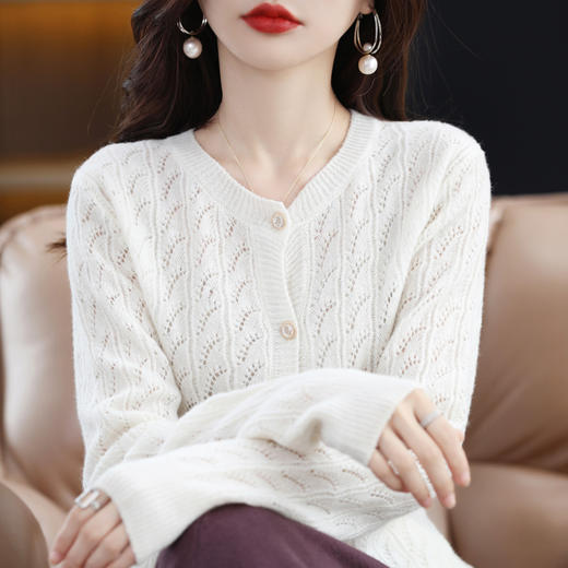 QHJY-JYLK22006秋冬新款纯色羊毛衫女式圆领镂空针织毛衣澳洲羊毛开衫女外套 商品图2
