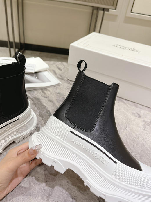 白底黑色厚底短靴 商品图8