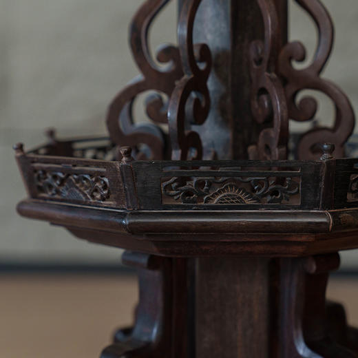 二十世纪 红木独柱八角灯台（一对） 商品图2