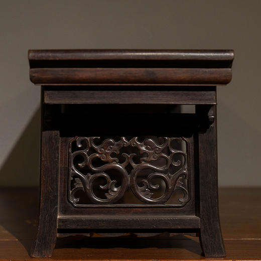 清中期 紫檀夹头榫透雕龙纹翘头案中案摆件 商品图3