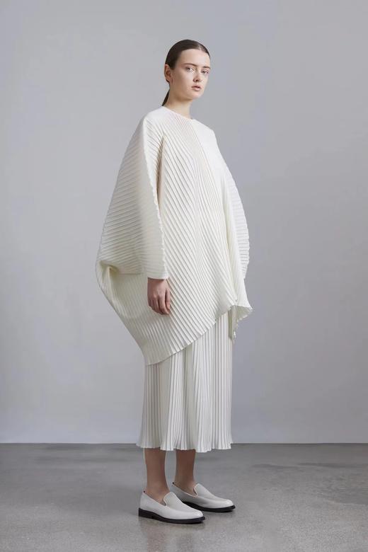 Mark Kenly Domino Tan  骨白色BETANIA褶纹斗篷式上衣 商品图11