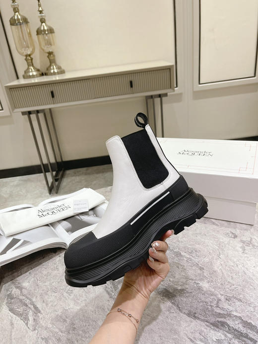 黑底白色厚底短靴 商品图0