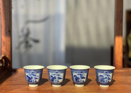 柴窑青花莲花卷草纹开窗山水杯 商品图0