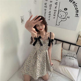 吊带裙辣妹连衣裙新款2021年碎花连衣裙吊带连衣裙ins超显瘦裙子