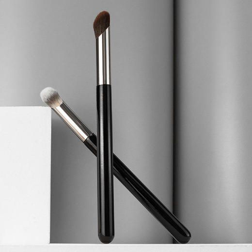 【抖音同款】神指遮瑕刷遮痘印黑眼圈刷子弹头遮瑕化妆刷 商品图0