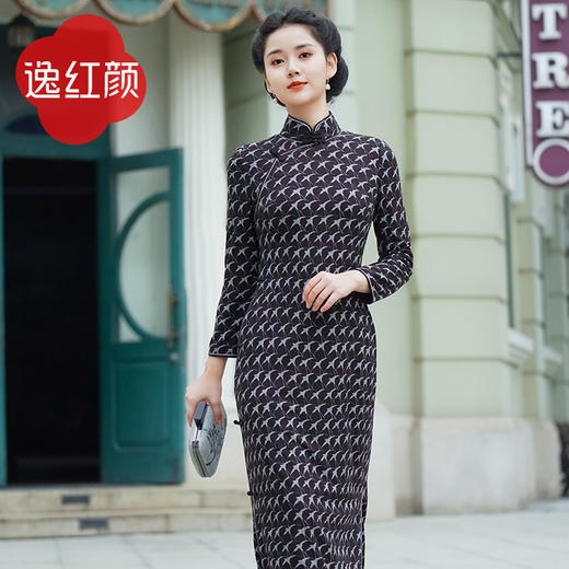 逸红颜 燕归 2025冬季新款针织旗袍改良锦绣传家系列长款连衣裙女 商品图1