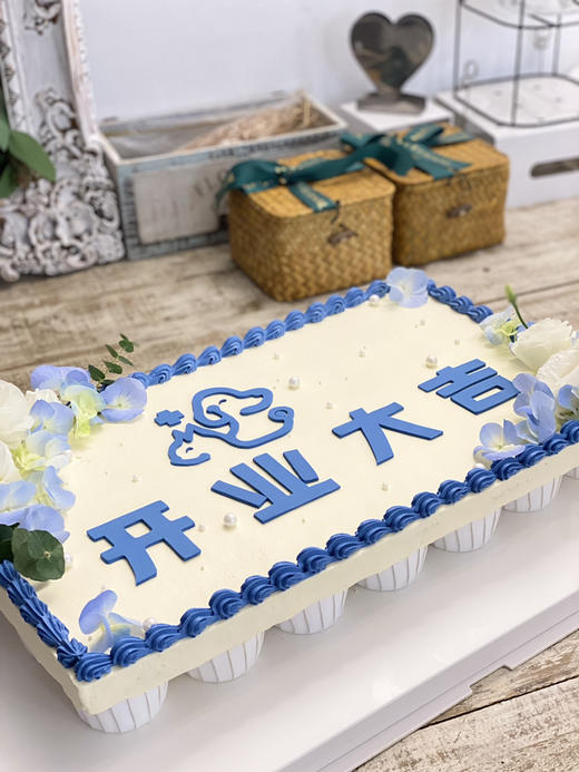 开业庆典杯子蛋糕组合，颜色风格可订制更换、cupcake甜蜜下午茶，口感和颜值缺一不可的杯子蛋糕。 商品图4