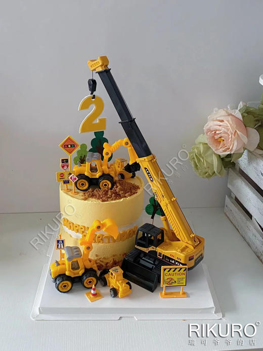 【超级工程车】加高款鲜果造型蛋糕 商品图1