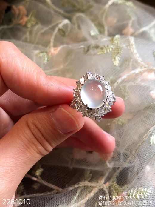 2281010，玻璃蛋面戒指。具体价格微信咨询 商品图1