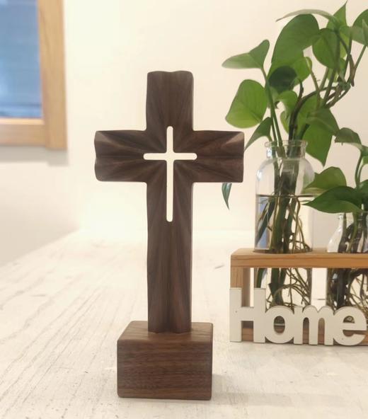 DF【兴起 发光】帐幕，窄门与十字光的抽象雕刻艺术 黑胡桃木雕刻祝福摆件 · 22cm×13cm ·礼盒包装 商品图0