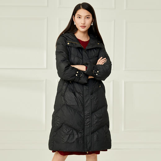 EITIE爱特爱冬季新款通勤百搭宽松舒适显瘦收腰中长款连帽羽绒服外套女6811517 商品图2