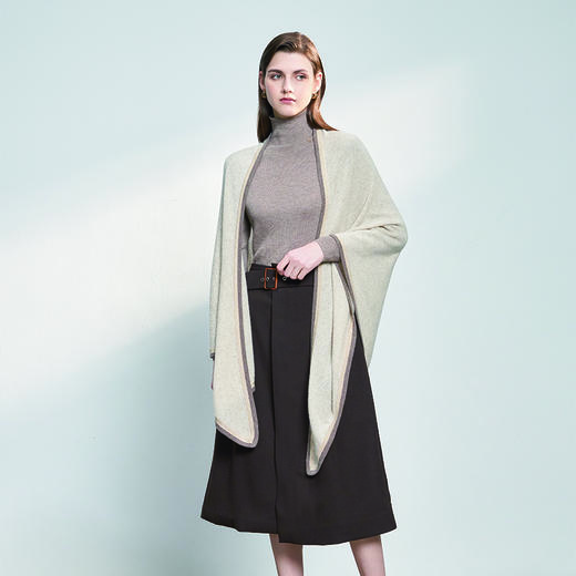 【纯羊绒撞色披肩】羊绒世家22年秋冬新品女士羊绒围巾简约纯色中长款围巾 商品图0