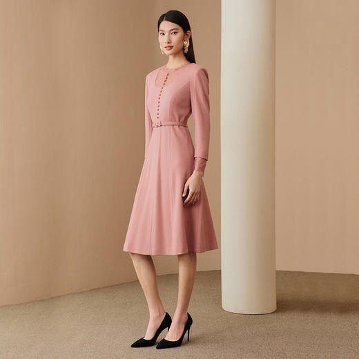 EITIE爱特爱冬季新款蕾丝拼接优雅系带高腰显瘦连衣裙6807526 商品图3