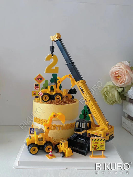 【超级工程车】加高款鲜果造型蛋糕 商品图0