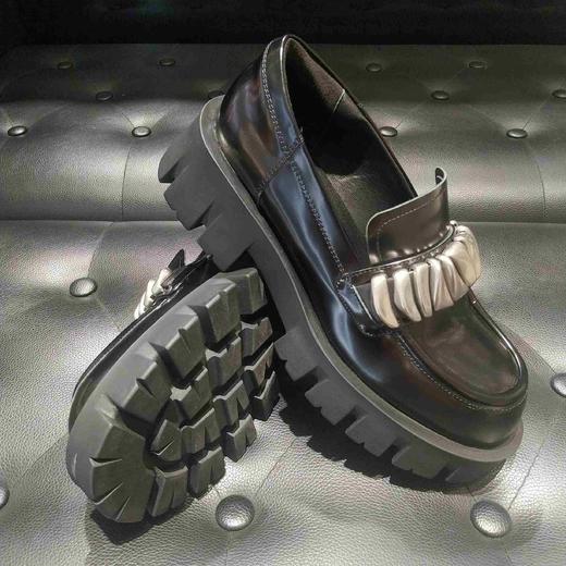 LFGJ 14704 牛皮金属纤扣乐福鞋 商品图3