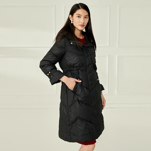 EITIE爱特爱冬季新款通勤百搭宽松舒适显瘦收腰中长款连帽羽绒服外套女6811517 商品图3