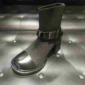 LFGJ13904漆皮织物拼接粗跟偏带腕靴