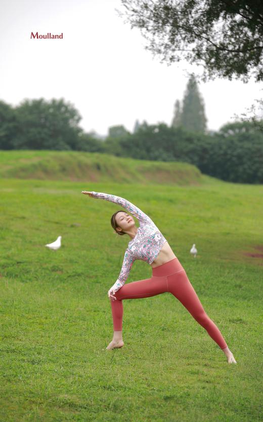 爆款好货 露脐圆领长袖-酡颜曼陀罗 商品图1