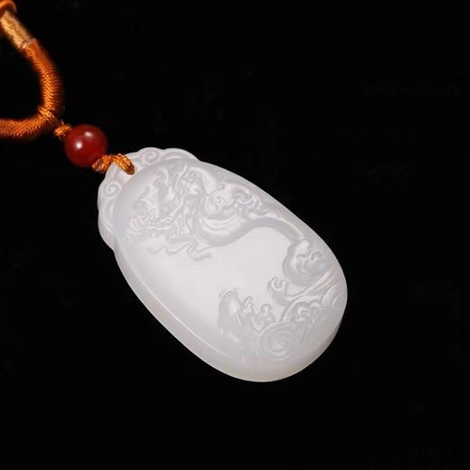 故宫 白玉鱼龙变化必定如意纹牌 商品图1