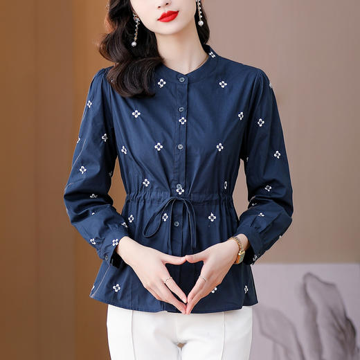 MZ11751 衬衫女洋气长袖衬衣2022秋冬短款妈妈漂亮小衫收腰遮肚子显瘦上衣 商品图1