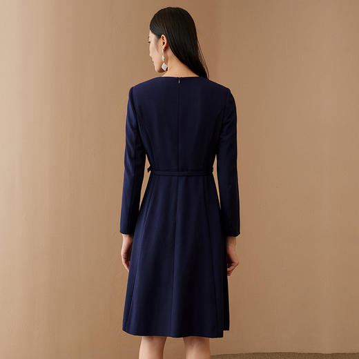 EITIE爱特爱女装秋款时尚通勤纽扣装饰修身收腰显瘦A字连衣裙C2207052 商品图8