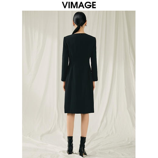 VIMAGE纬漫纪秋季新款V领气质大方显瘦长裙连衣裙V1807442 商品图4