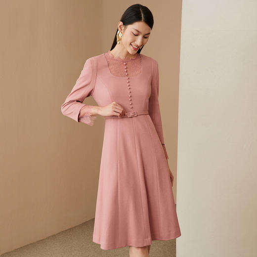 EITIE爱特爱冬季新款蕾丝拼接优雅系带高腰显瘦连衣裙6807526 商品图2