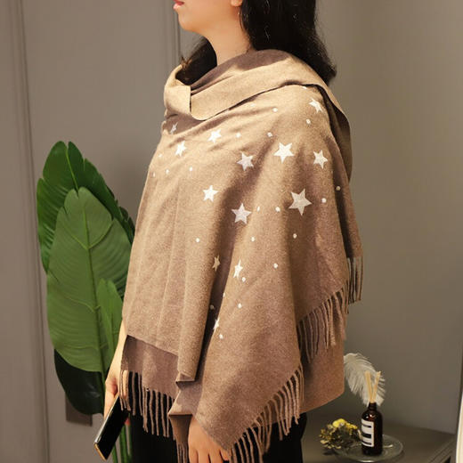 金丝莉（KINTHERI）    摩卡时尚披肩 商品图0