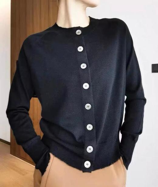 3楼阿玛施AMASS服饰黑色开衫 商品图3