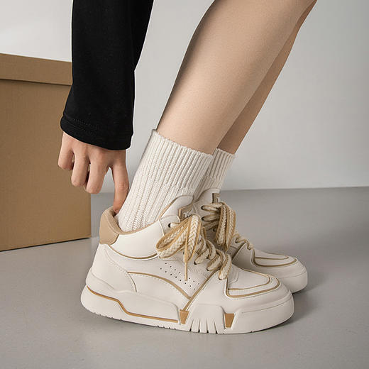 「两款配色！麦穗鞋带女鞋」鮀品秋冬新款麦穗鞋带 高帮休闲运动鞋女潮流板鞋 商品图1