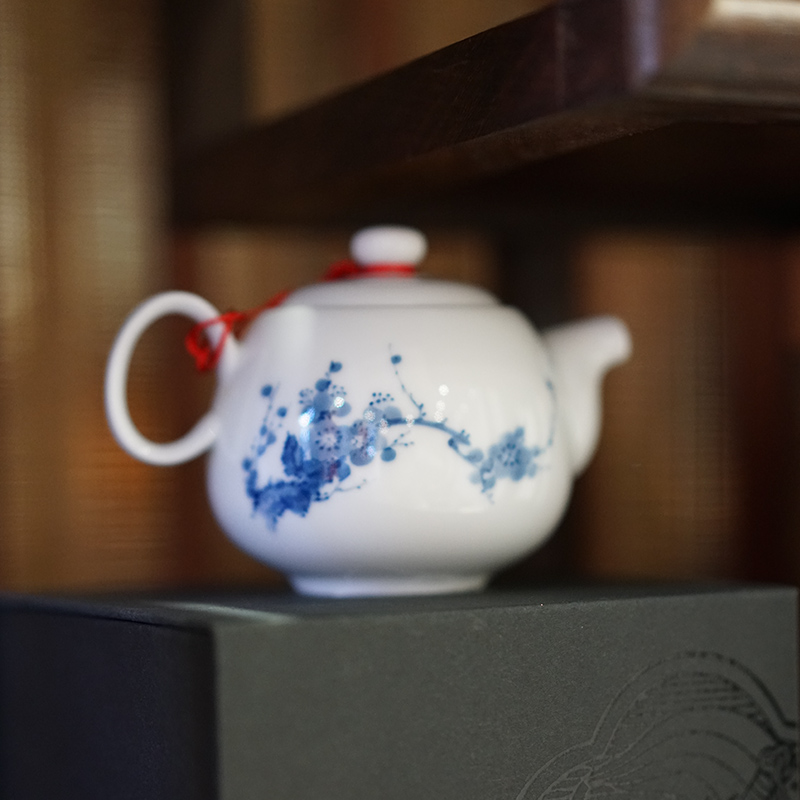景德镇青花釉里梅花瓷壶（红梅、蓝梅随机发货）