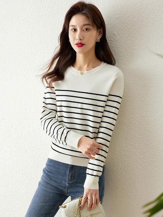 【专属特价】熙世界简约圆领条纹针织衫女秋装新款宽松慵懒套头百搭打底衫 商品图3