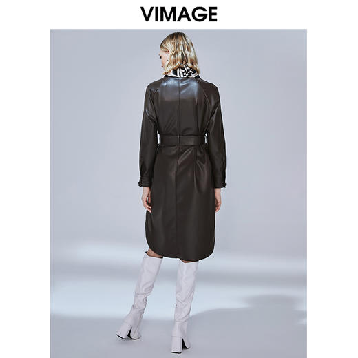 下架脱皮-VIMAGE纬漫纪品牌女装冬款气质翻领时尚收腰显瘦PU连衣裙V1407033 商品图4