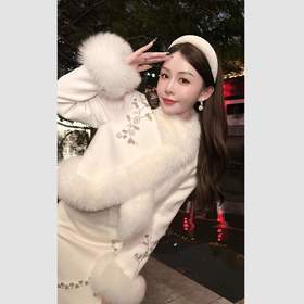 余潇潇【踏雪寻梅】重工精致百搭时尚外套