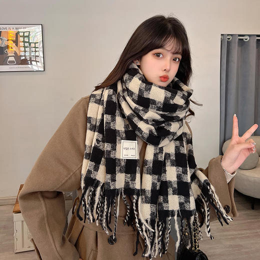 【ins韩版百搭流！】2022新款黑白大方格子加厚围巾，女秋冬季韩版ins百搭流秋冬季保暖披肩情侣款两用围脖 商品图0