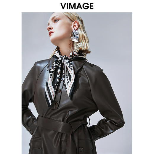 下架脱皮-VIMAGE纬漫纪品牌女装冬款气质翻领时尚收腰显瘦PU连衣裙V1407033 商品图2