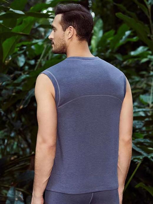 安莉芳旗下IVU男士V领无痕打底背心无袖可外穿暖衣上衣UD00122 商品图2