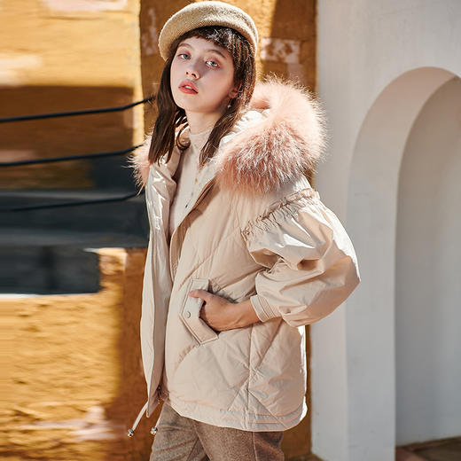 欧芮儿2019冬季新款羽绒服短裤女连帽带毛领宽松版型白鸭绒 商品图1