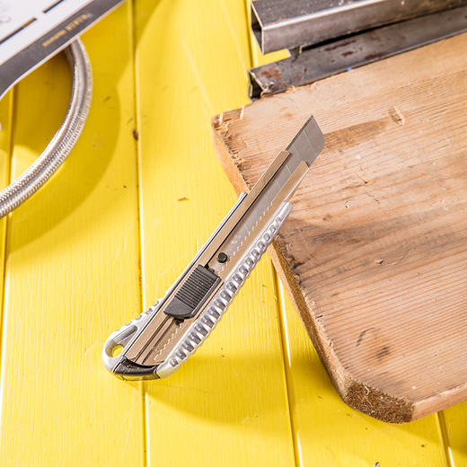 得力DL4255SK2铝合金美工刀(银) 商品图4