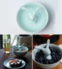 扬眉“兔”气 海棠春睡·兔子陶瓷系列！荣获多项国际大奖，清华美院陶瓷系艺术家作品  托盘/果盘/点心盘 景德镇湖田窑影青釉 高白泥硬质瓷碟 商品缩略图6