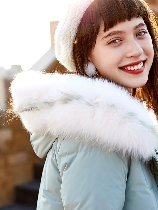 欧芮儿2019冬季新款小个子羽绒服女短款连帽带毛领修身显瘦 商品图1