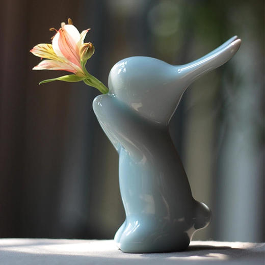 扬眉“兔”气 海棠春睡·兔子陶瓷系列！荣获多项国际大奖，清华美院陶瓷系艺术家作品  托盘/果盘/点心盘 景德镇湖田窑影青釉 高白泥硬质瓷碟 商品图0