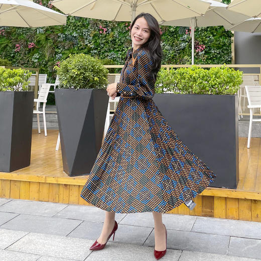 【伯妮斯茵】宝石蓝色斜纹格子宽松收腰衬衣款连衣裙 3S4552 商品图0