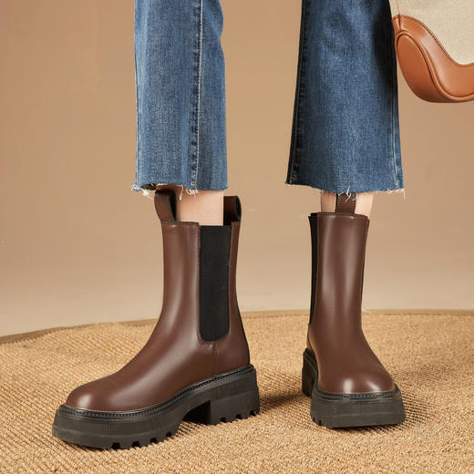 西遇厚底烟筒靴女秋冬季新款女鞋粗跟复古切尔西马丁靴女D1923697 商品图3